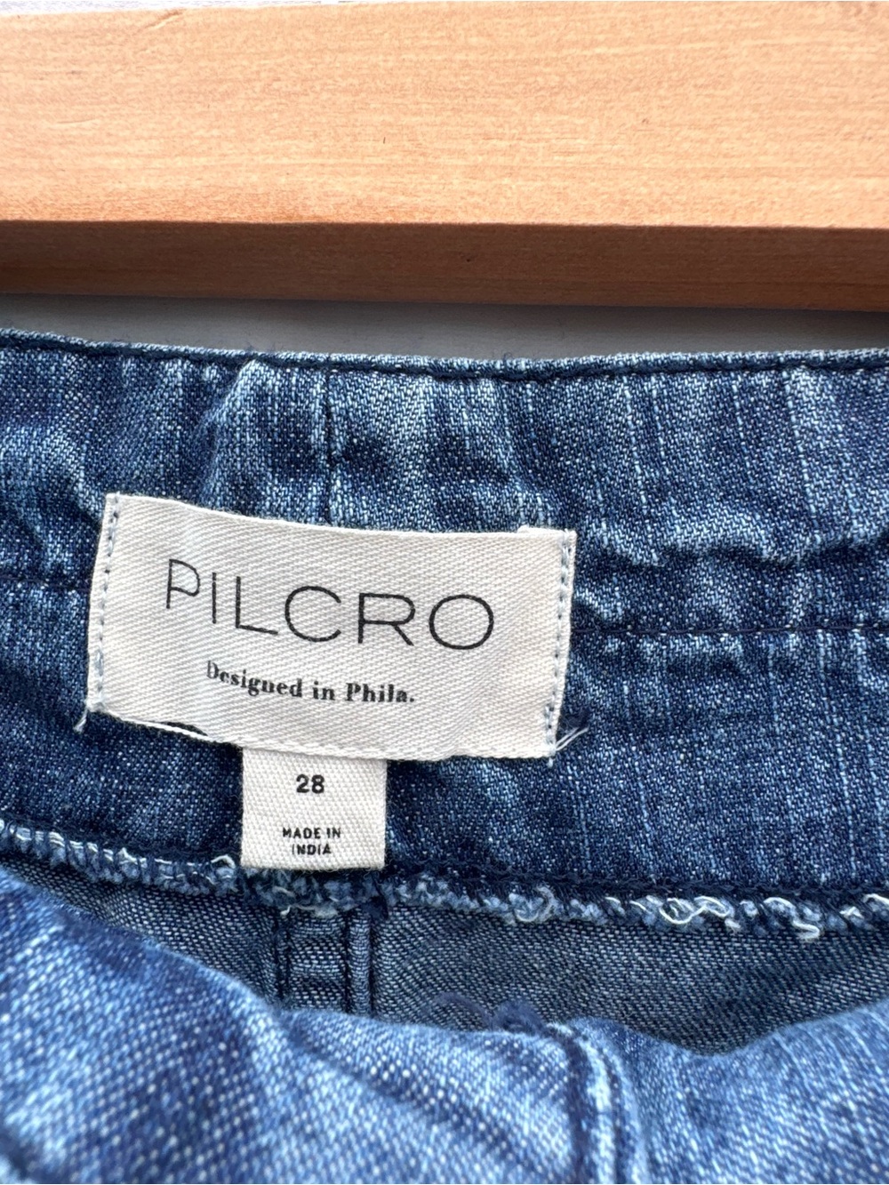 Pilcro Utility Curve Mid-Rise Relaxed-Leg Jeans - Picture 6 of 10